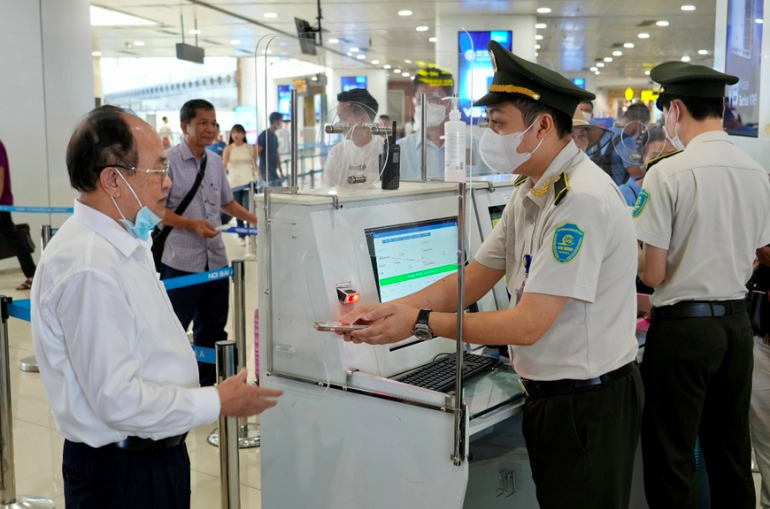 Nhiều hành khách quên mang giấy tờ tùy thân khi đi máy bay